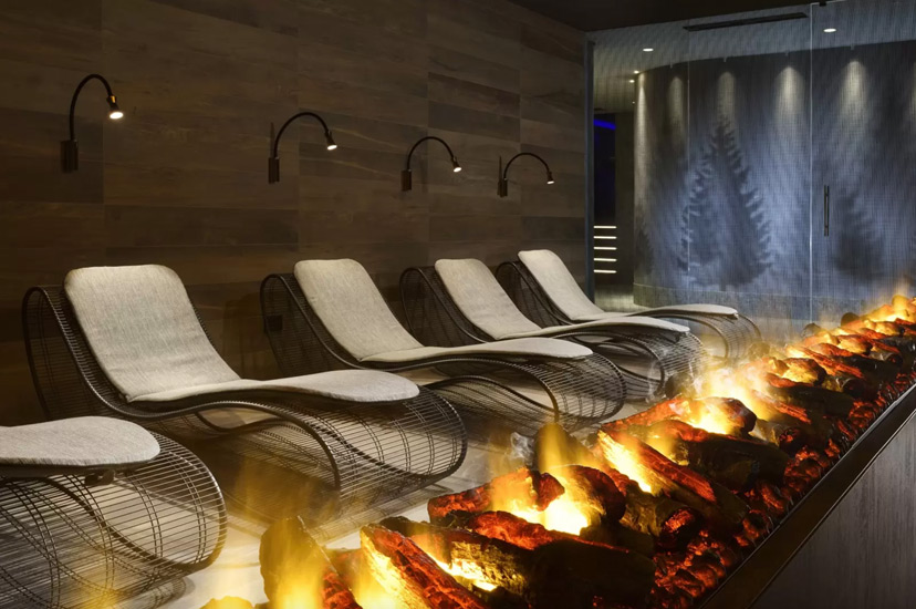 Located in Menaggio on Lake Como, Grand Hotel Victoria hosts a luxury lake spa with stylish pools and emotional vibes